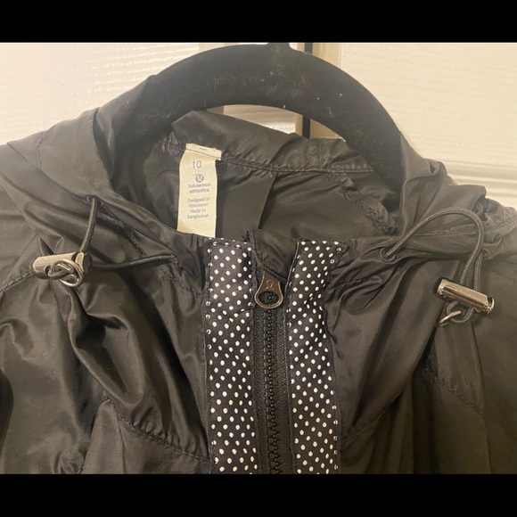 Lululemon Drawstring Hooded Jacket - Picture 3 of 7